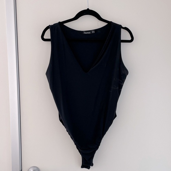Boohoo Tops - V neck spandex bodysuit